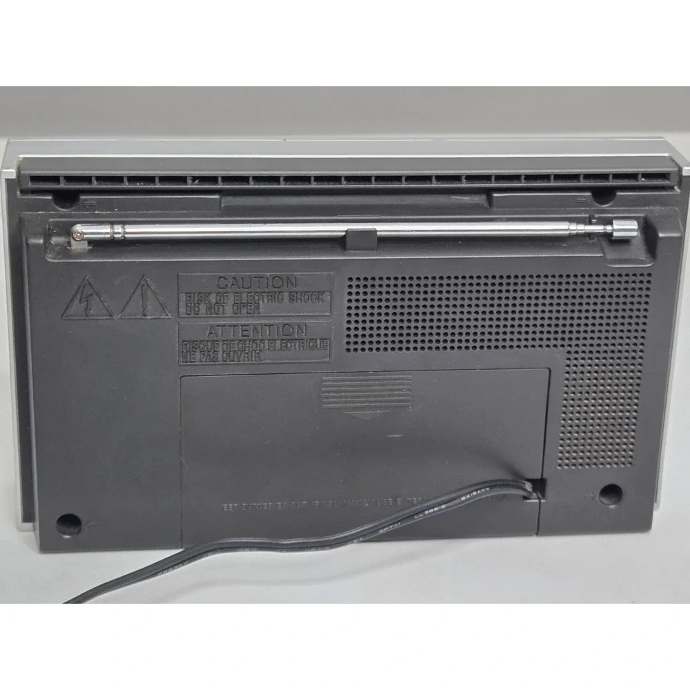 Sony ICF-710W FM/AM 2 Band Receiver Radio Portable Tested Working Vinatge